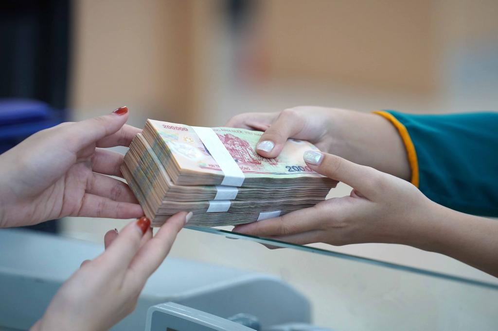 [TIN TỨC] - Lãi suất ngày 19/5: Một ngân hàng lớn tiếp tục điều chỉnh giảm